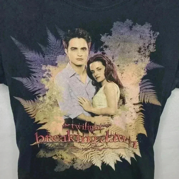 Twilight Breaking Dawn Part 1 Bella and Edward Graphic Print T-Shirt - Picture 2 of 3
